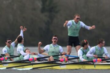 En hombres Cambridge consigui¨® su objetivo de romper la racha de tres victorias consecutivas de Oxford.