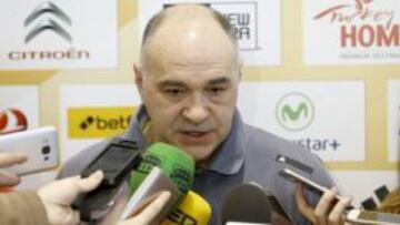 Pablo Laso atiende a los medios de comunicaci&oacute;n en Pozuelo.