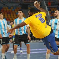 Mvumbi, el pivote congoleño que se ha hecho viral en el Mundial