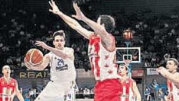 <b>DE MANUAL. </b>Dividir y asistir. Raúl López atacó la zona del Estrella Roja como aconsejan los expertos.