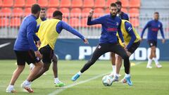 Yannick Carrasco en el entrenamiento del Atl&eacute;tico. 