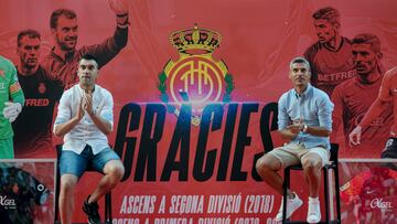 Dos mil mallorquinistas despiden a Manolo Reina y Salva Sevilla