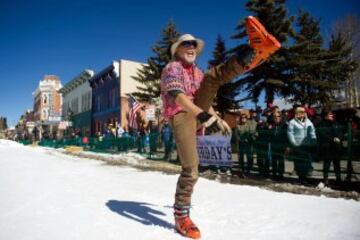 Este fin de semana se ha desarrollado en la calles de Leadville, Colorado; la 68 edición de la carrera anual de Skijoring 