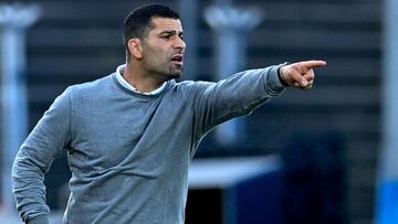 El Schalke presenta ¡a su quinto entrenador de la temporada!