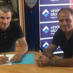 El Alcoyano renueva a Parras antes de jugar el playoff