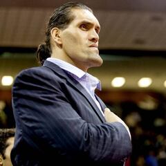 ¿Por qué se retiró el Gran Khali del cuadrilátero?