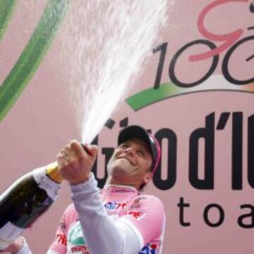 Petacchi, con la magglia rosa en el Giro de 2009.