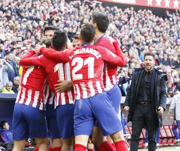 El croata inauguró el marcador en el Metropolitano al rematar con la parte baja del abdomen un buen centro de Arias.