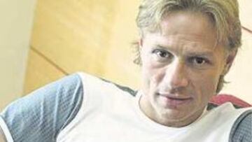 <b>BECKHAM</b>. "Lo hace bien y aprovecha el tirón. Le felicito por cómo se lo ha montado"