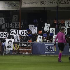 Las redes claman por la nula distancia social en Yecla