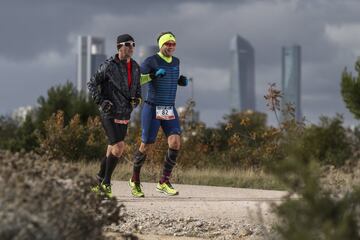 La esperada convocatoria de Du Cross Series en la capital cumplió las expectativas, consiguiendo divertir y hacer disfrutar a los cerca de 300 duatletas congregados en el Parque Forestal Felipe VI. 