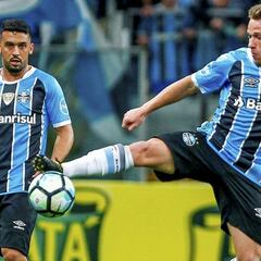 Arthur llegará al Barça en julio