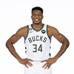 Can NBA teams trade players during preseason?