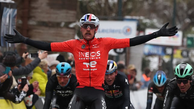 Godon vence en una etapa recortada de 47 km y Vingegaard acaricia la general