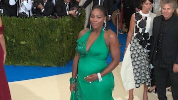 Serena Williams, ya con barriga, confirma que seguirá jugando