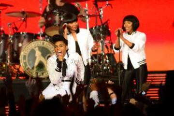 Janelle Monae también se hizo destacar en Louisiana.