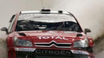 <b>TOMA VENTAJA.</b> El piloto francés, actual campeón del mundo, se sitúa al frente de la clasificación a falta de un tramo.