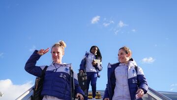 Las jugadoras en su llegada a Sevilla.