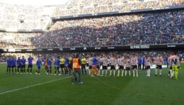 El Valencia hace pasillo al campeón del Mundo 