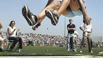 Marion Jones, en una prueba de salto de longitud.