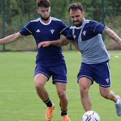 Perforar la meta rival como primer objetivo para ganar