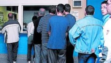 <b>APOYO TOTAL. </b>La hinchada azulona vuelve a responder al equipo.