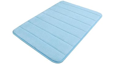Mantén tu baño limpio y seco con esta alfombrilla antideslizante y absorbente que se vende en 12 colores