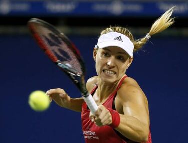 Muguruza overpowers Garcia to reach semi-finals in Tokyo