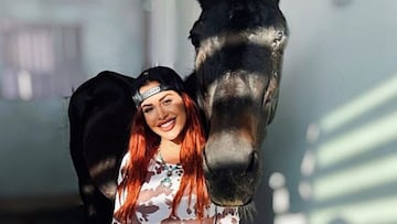 A passionate activist dedicated to the care of horses and head of the Cuacolandia shelter, the death of Elena Larrea has taken her followers by surprise.