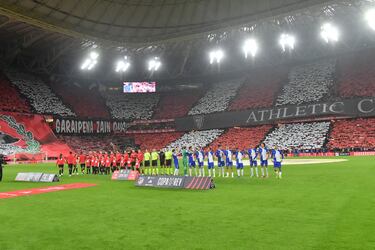 Formación de los equipos del Athletic Club y Atlético de Madrid.