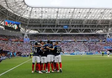 El equipo celebra el 1-0 de Griezmann. 