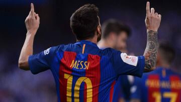 Barcelona's Argentinian forward Lionel Messi celebrates after scoring during the Spanish Copa del Rey (King's Cup) final football match FC Barcelona vs Deportivo Alaves at the Vicente Calderon stadium in Madrid on May 27, 2017. / AFP PHOTO / Josep LAGO