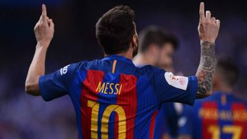 Barcelona&#039;s Argentinian forward Lionel Messi celebrates after scoring during the Spanish Copa del Rey (King&#039;s Cup) final football match FC Barcelona vs Deportivo Alaves at the Vicente Calderon stadium in Madrid on May 27, 2017. / AFP PHOTO / Josep LAGO