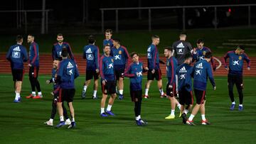GRAF7347. LAS ROZAS (MADRID), 12/11/2018.- Los jugadores de la selección española, durante el entrenamiento que realizan hoy en Las Rozas (Madrid), para preparar el partido de la Liga de Naciones contra Croacia que disputarán el jueve