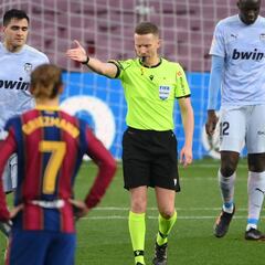 Hernández Hernández arbitrará el Sevilla-Barça de Liga