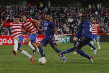 El Madrid sale lder de Granada