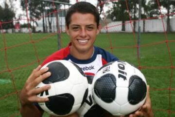 Campeón con el Guadalajara en 2006 y conocido mundialmente como el 'Chicharito', Javier Hernández es no solo el jugador qué más ha atraído reflectores a la Selección Mexicana, sino que también para muchos es el símbolo de Chivas por excelencia en la actualidad.