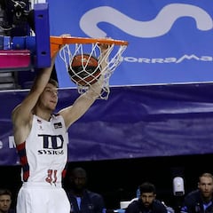 El Baskonia tira de paciencia para doblegar a un buen Estudiantes