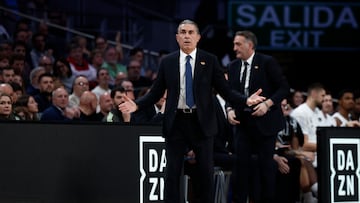 El entrenador del Real Madrid Sergio Scariolo durante el partido de la ACB disputado este domingo en el Movistar Arena de Madrid.