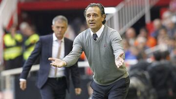 Prandelli: "En el club hay gente de números, no de fútbol"