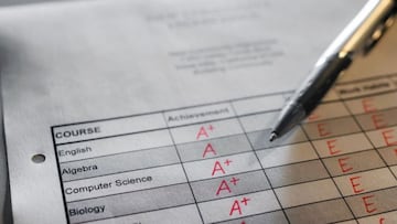 Descubre paso a paso la forma sencilla y gratis para descargar el certificado de primaria y secundaria por internet.