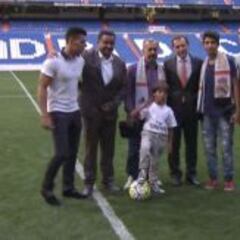Osama y sus hijos cumplen su sueño de pisar el Bernabéu