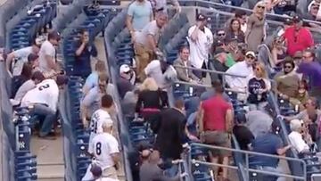 Conmoción en el béisbol: una bola a 105km/h da a una niña