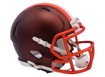 Casco alternativo de los Cleveland Browns.