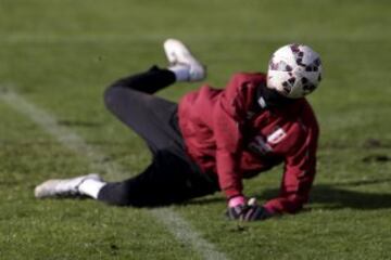 El portero de Perú, Diego Penny, durante un entrenamiento en la Copa Américo.