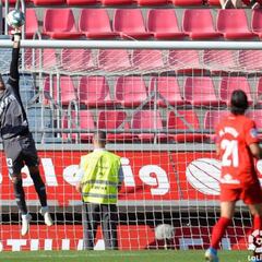 El Málaga ata a Escassi y pone sus ojos en Dani Barrio