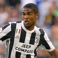 El presidente del Bayern llama "mercenario" a Douglas Costa