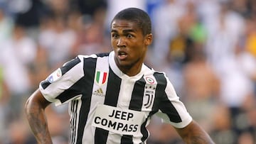 Douglas Costa, en el partido de su debut ante el Cagliari.