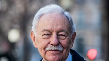 El escritor Eduardo Mendoza posa antes de la presentación de la novela 'Tres enigmas para la Organización', a 24 de enero de 2024, en Barcelona, Catalunya (España). El libro relata la historia de una organización gubernamental secreta que investigan tres casos de crímenes, la aparición de un cuerpo sin vida en un hotel de Las Ramblas, la desaparición de un millonario británico en su yate y las singulares finanzas de Conservas Fernández. La novela está ambientada en pleno franquismo.
24 ENERO 2024;LIBRO;NOVELA;PRESENTACIÓN;LANZAMIENTO;CULTURA;LECTURA;THRILLER;FRANQUISMO
Alberto Paredes / Europa Press
(Foto de ARCHIVO)
01/01/1980