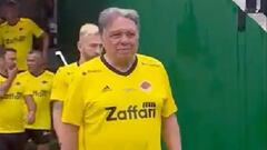 Elías Figueroa vuelve a jugar con 78 años y la reacción del público brasileño emocionará a Chile